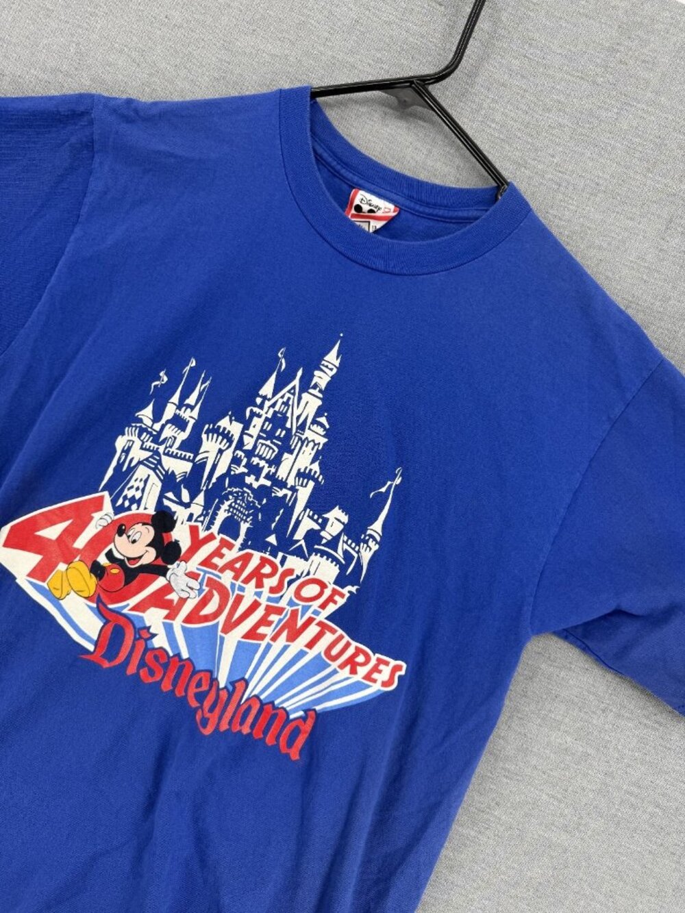 Vtg Disney Designs 40 Years of Adventure Castle T-Shirt Mens L Tee Mickey Y2K